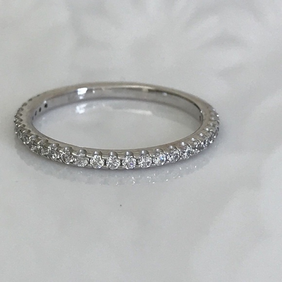 Wedding Band 14k yellow or white Gold Ring - Picture 4 of 8